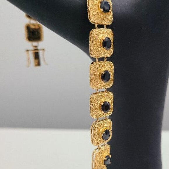 Luxurious Midnight Sapphire Bracelet - Picture 6 of 6